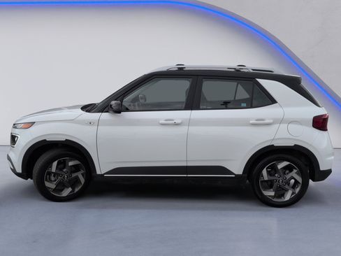 Certified 2025 Hyundai Venue Limited image 10