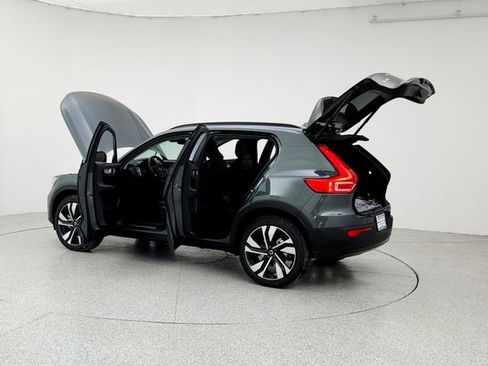New 2026 Volvo XC40 B4 Plus w/ Climate Package image 12