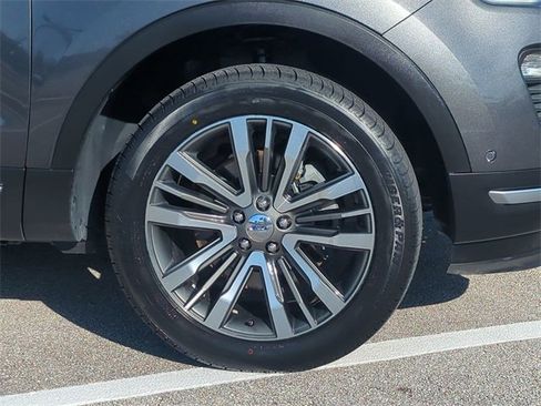 Certified 2018 Ford Explorer Platinum image 11