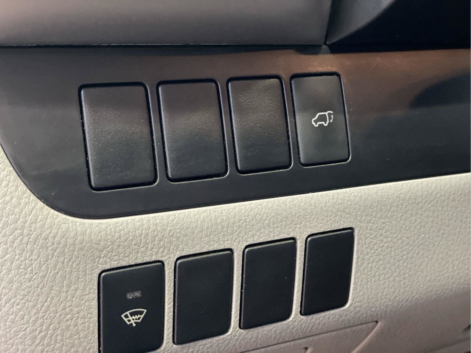 Used 2016 Toyota Highlander XLE AWD/4WD image 29