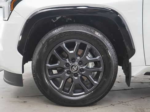 Used 2026 Toyota Sequoia Platinum AWD/4WD image 30