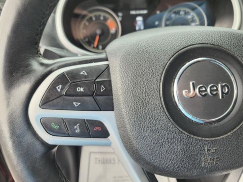 Used 2017 Jeep Cherokee Overland w/ Technology Group image 29