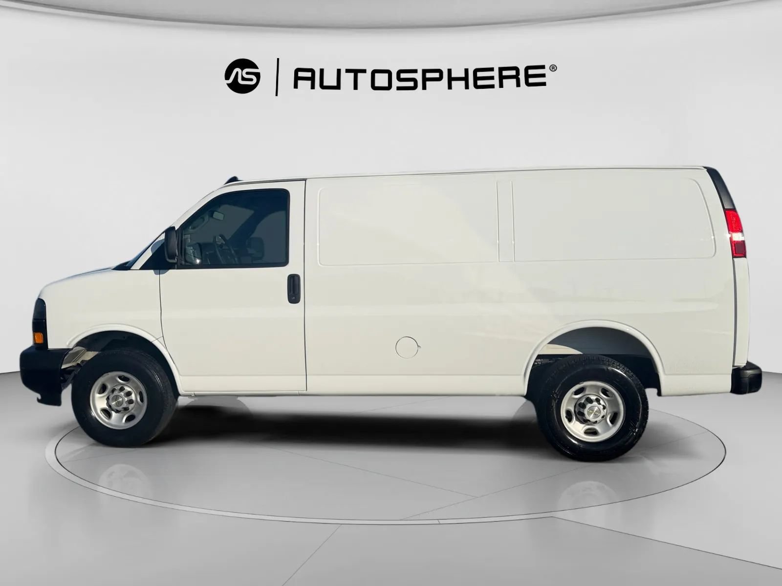 Used 2025 Chevrolet Express 2500 w/ Driver Convenience Package RWD image 4
