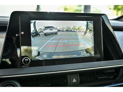 Used 2024 Toyota Prius XLE AWD/4WD image 17
