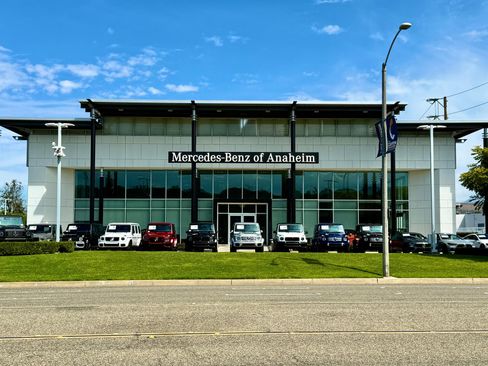 Used 2023 Mercedes-Benz EQS 580 4MATIC SUV image 6