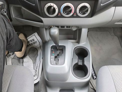 Used 2011 Toyota Tacoma 2WD Regular Cab image 11