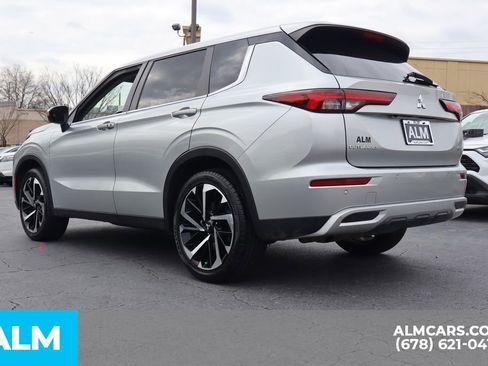 Used 2024 Mitsubishi Outlander SE image 9