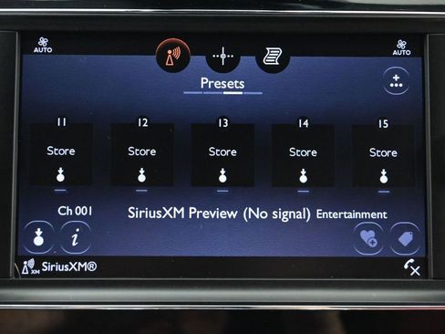 Used 2018 Bentley Bentayga image 45