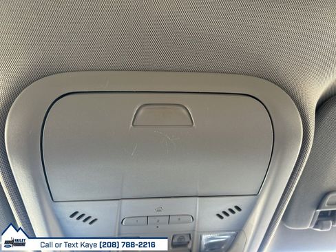 Used 2022 Cadillac XT4 Luxury w/ Cold Weather Package image 33