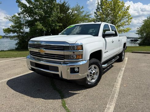 Used 2015 Chevrolet Silverado 2500 LT AWD/4WD image 1