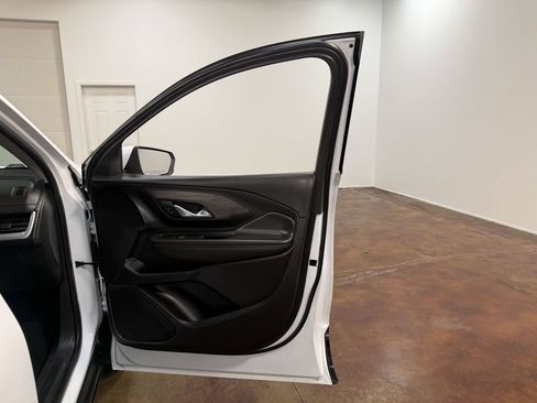 Used 2023 GMC Terrain SLT AWD/4WD image 62
