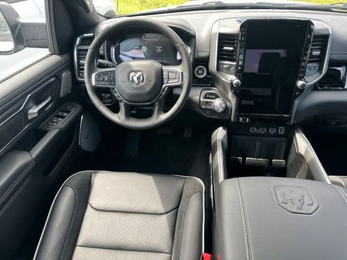 New 2026 RAM 1500 Laramie AWD/4WD image 18