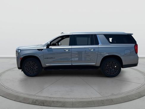 Used 2021 GMC Yukon XL Denali AWD/4WD image 5