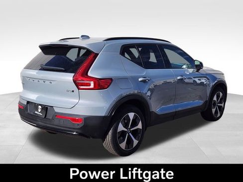 Certified 2025 Volvo XC40 B5 Plus image 9