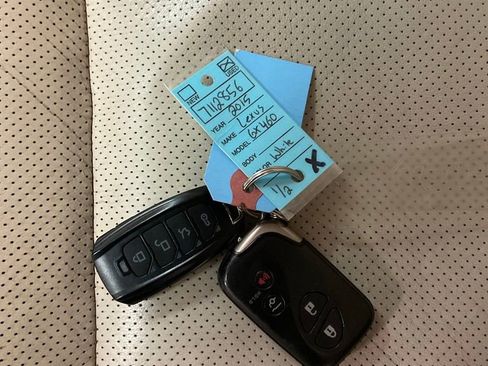 Used 2015 Lexus GX 460 w/ Premium Package image 40