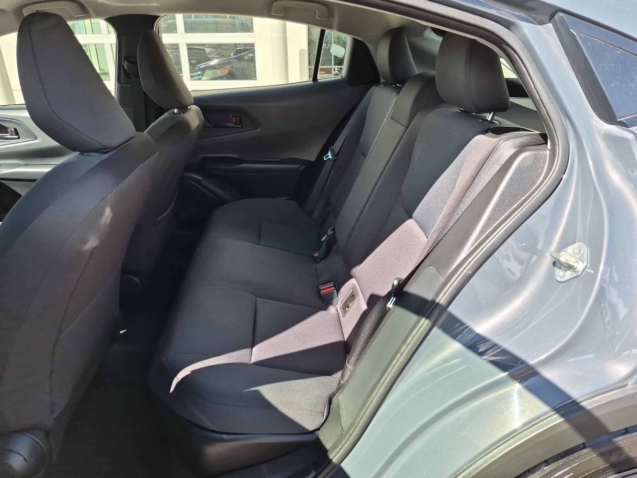 Used 2025 Toyota Prius LE FWD image 29