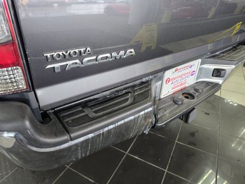 Used 2015 Toyota Tacoma 4x4 Double Cab w/ TRD Off-Road Package image 28