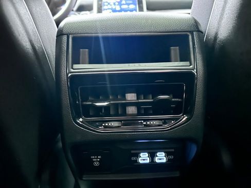 Used 2023 Jeep Grand Cherokee Altitude image 20