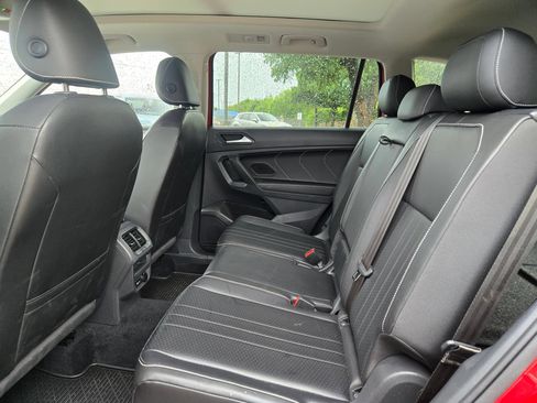 Used 2022 Volkswagen Tiguan SE FWD image 14