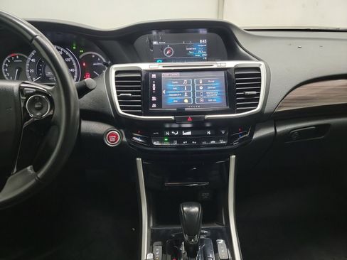 Used 2017 Honda Accord EX-L image 24