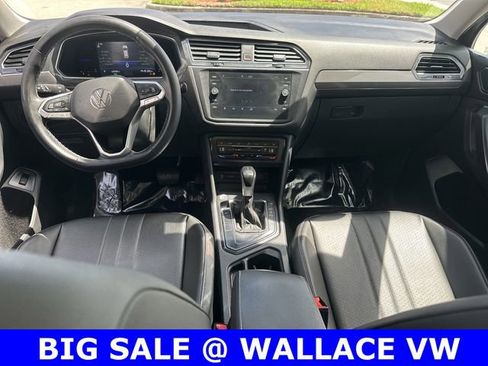 Certified 2022 Volkswagen Tiguan SE w/ Panoramic Sunroof Package image 16