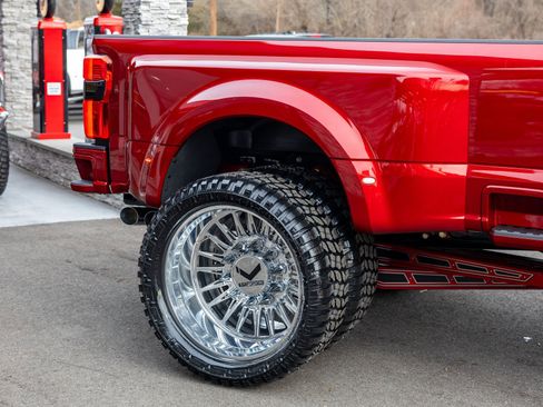 Used 2025 Ford F450 Platinum w/ Platinum Plus Package image 19