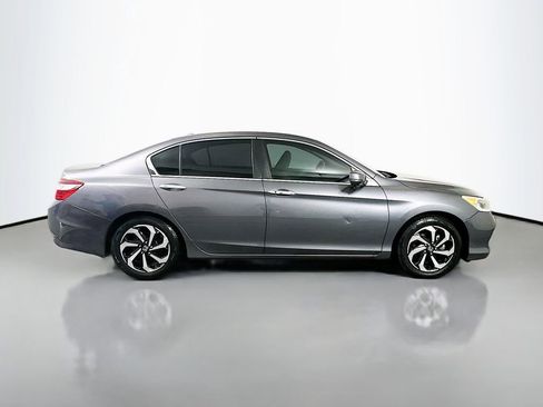 Used 2017 Honda Accord EX image 4