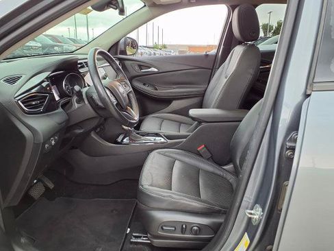 Used 2022 Buick Encore GX Essence w/ Experience Buick Package FWD image 19