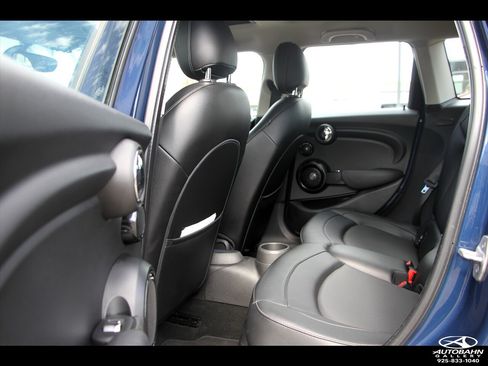 Used 2015 MINI Cooper 4-Door Hardtop w/ Premium Package FWD image 29