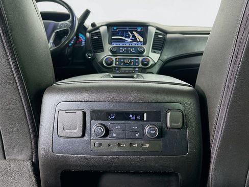 Used 2018 Chevrolet Suburban Premier image 28