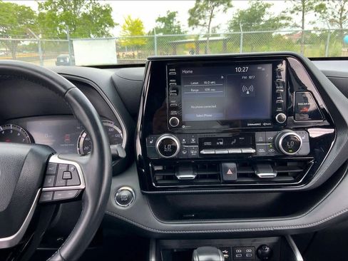 Used 2022 Toyota Highlander XSE image 7