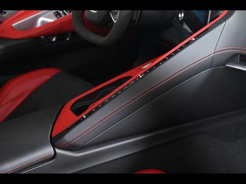 Used 2021 Chevrolet Corvette Stingray Preferred Conv w/ Z51 Performance Package RWD image 21