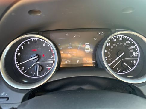 Used 2021 Toyota Camry LE AWD/4WD image 30
