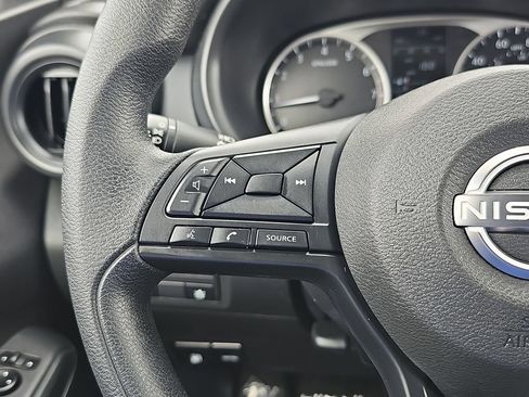 Used 2025 Nissan Kicks Play S image 17
