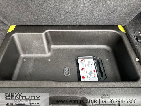 Used 2024 Jeep Wrangler Unlimited Sport AWD/4WD image 13