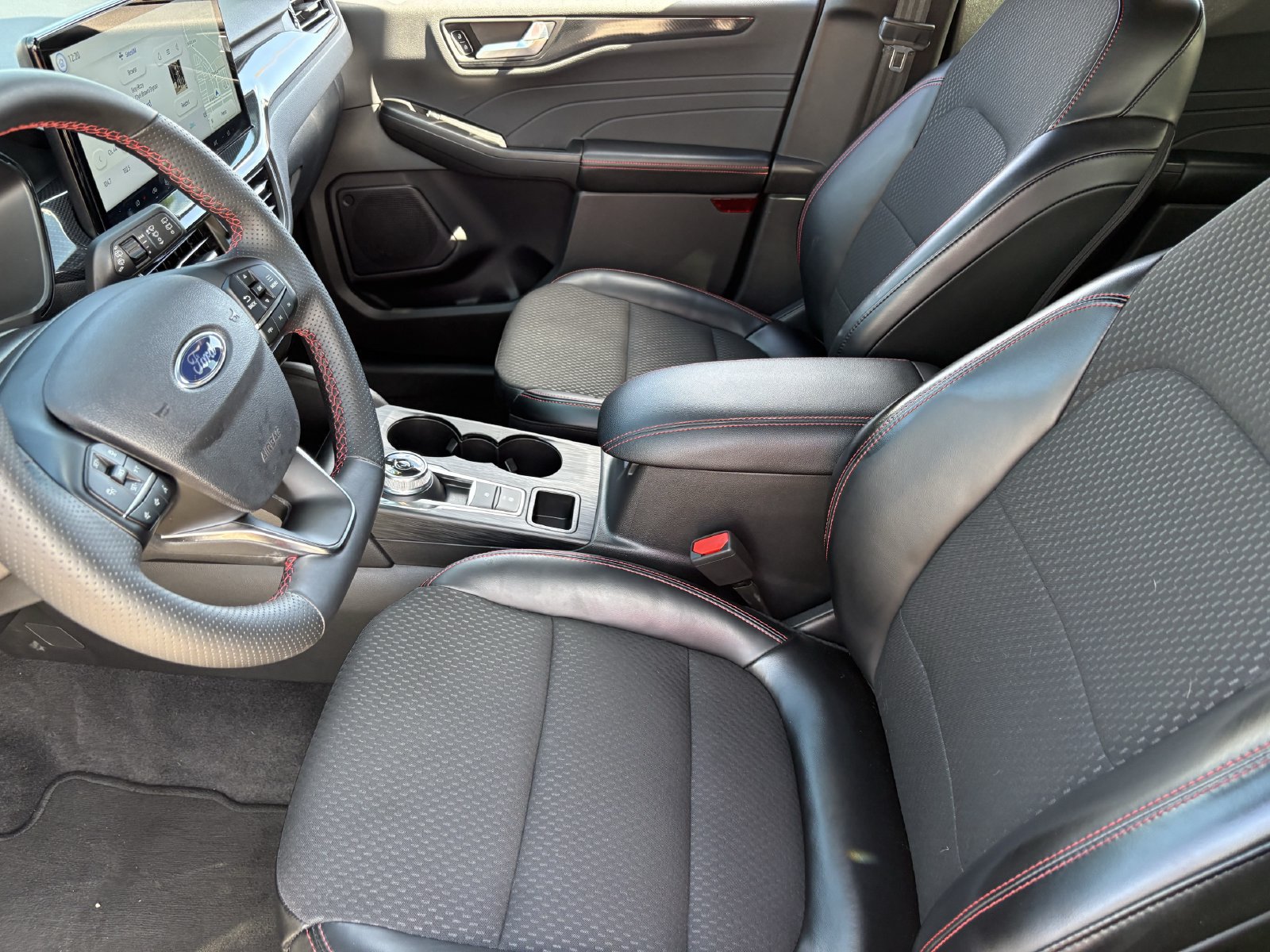 Used 2024 Ford Escape ST-Line w/ Tech Pack #1 FWD image 22