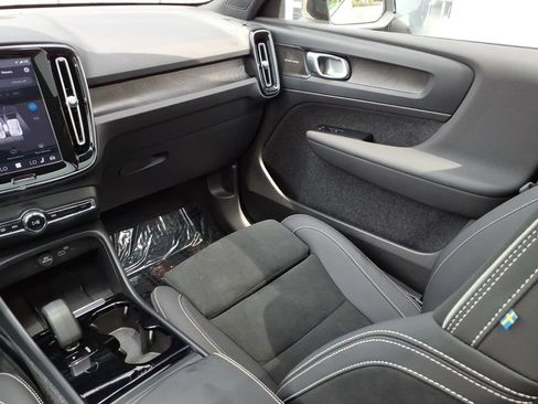 Certified 2023 Volvo XC40 Recharge Ultimate w/ Protection Package Premier AWD/4WD image 21