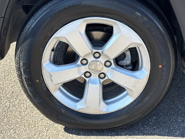 Used 2018 Jeep Compass Latitude w/ Popular Equipment Group FWD image 9