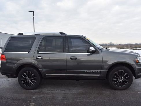 Used 2015 Lincoln Navigator Base image 2