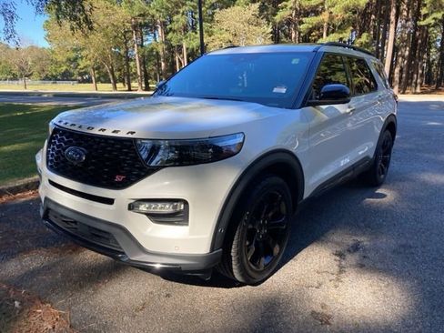 Used 2022 Ford Explorer ST w/ Equipment Group 401A image 8