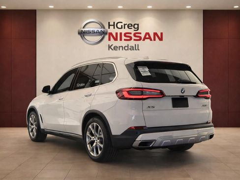 Used 2020 BMW X5 sDrive40i w/ Premium Package RWD image 2