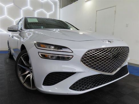 Used 2023 Genesis G70 2.0T image 3