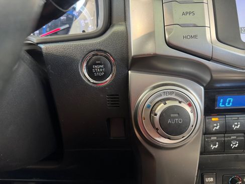 Used 2018 Toyota 4Runner Limited AWD/4WD image 30