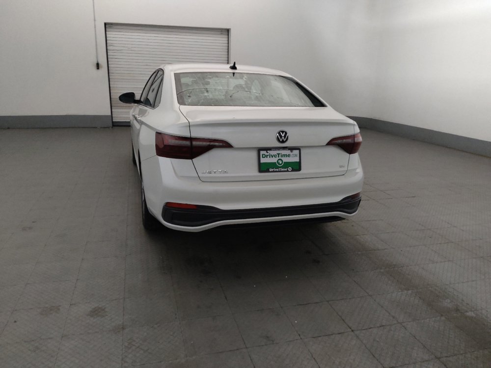 Used 2023 Volkswagen Jetta SE FWD image 6