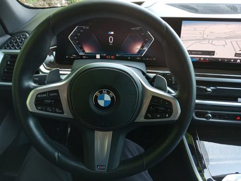Used 2024 BMW X5 xDrive40i w/ M Sport Package AWD/4WD image 13