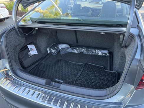 Certified 2024 Volkswagen Jetta SE w/ Panoramic Sunroof Package image 36