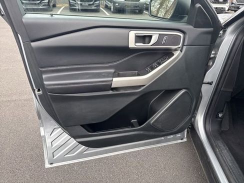 Used 2023 Ford Explorer XLT w/ Equipment Group 202A image 18