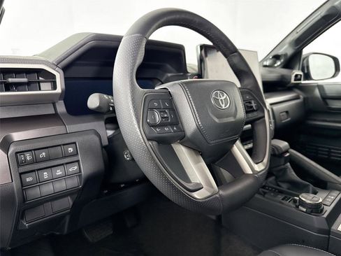 Certified 2026 Toyota 4Runner TRD Off-Road Premium image 4