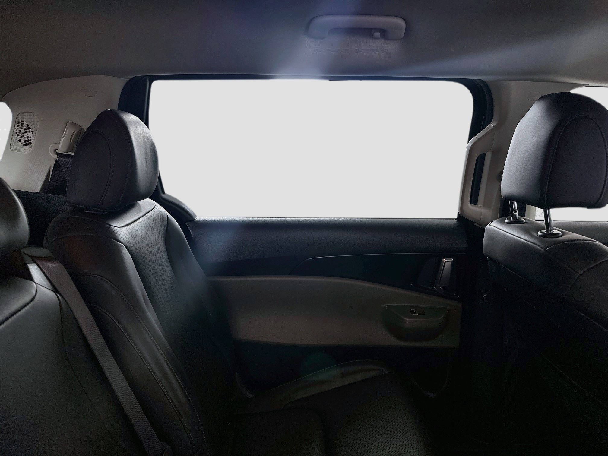 Used 2026 Kia Carnival LXS FWD image 27