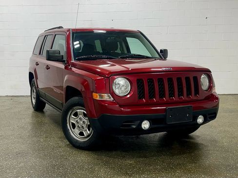 Used 2014 Jeep Patriot Sport w/ Power Value Group image 7